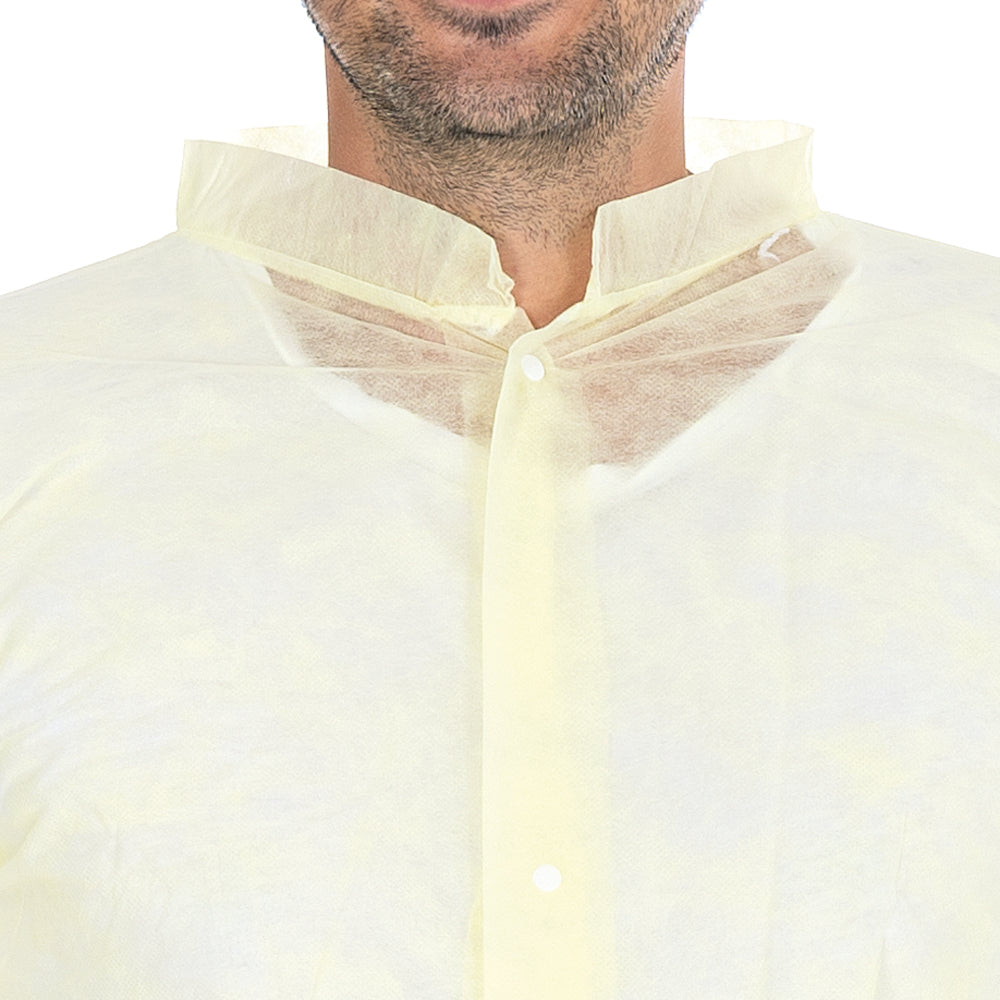 Hygonorm Besøgendes kjole, let, med trykknapper og opretstående krave | PP