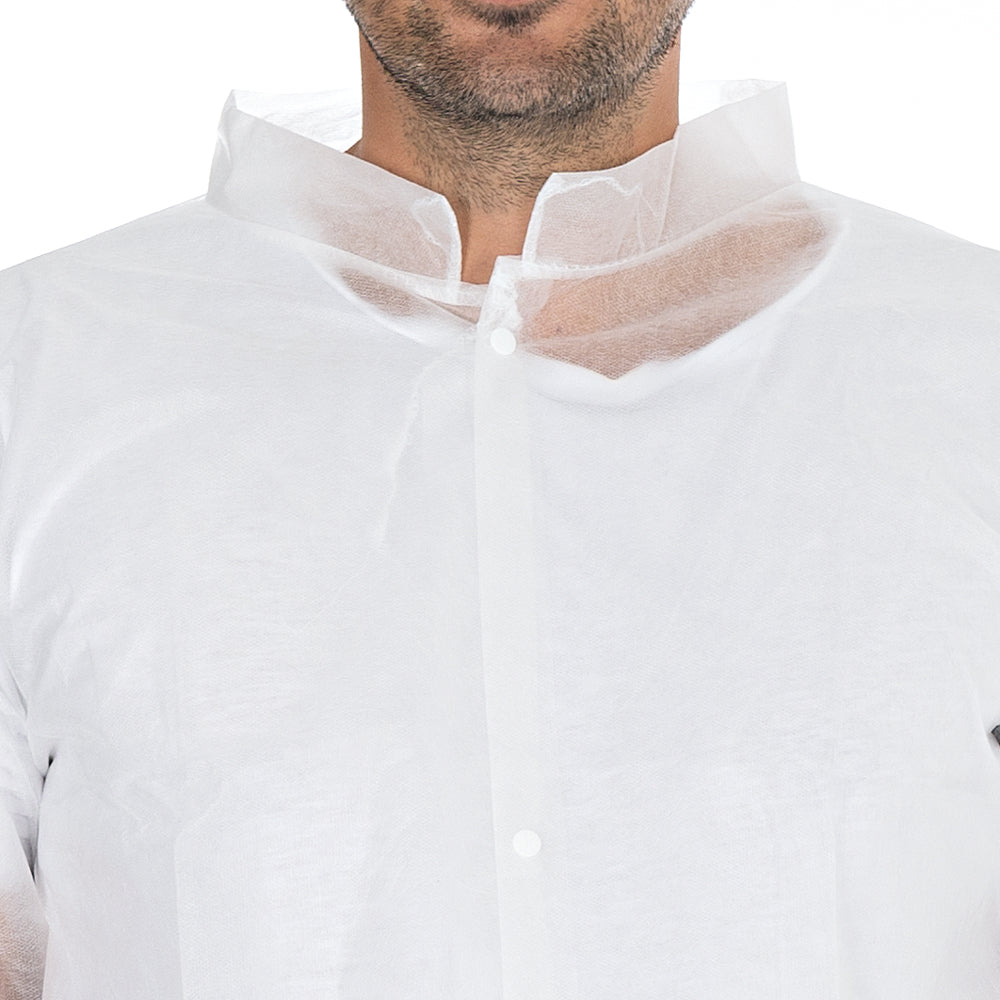 Hygonorm Besøgendes kjole, let, med trykknapper og opretstående krave | PP